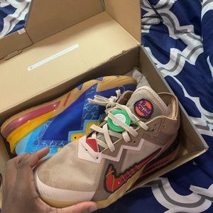 Men's Nike Lebron 18 Low vs Space Jam